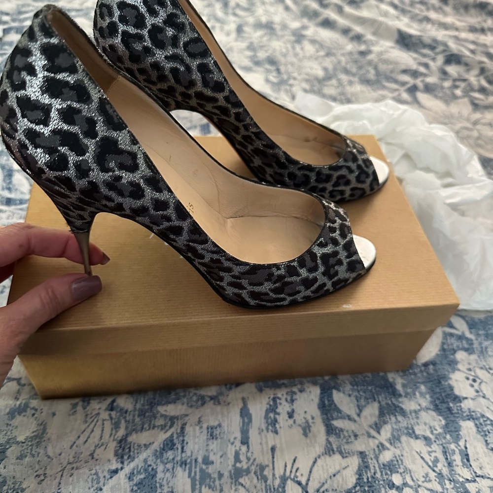 Christian Louboutin 'Yoyospina' Giaguaro Peep Toe Pumps Silver Metallic Leopard
